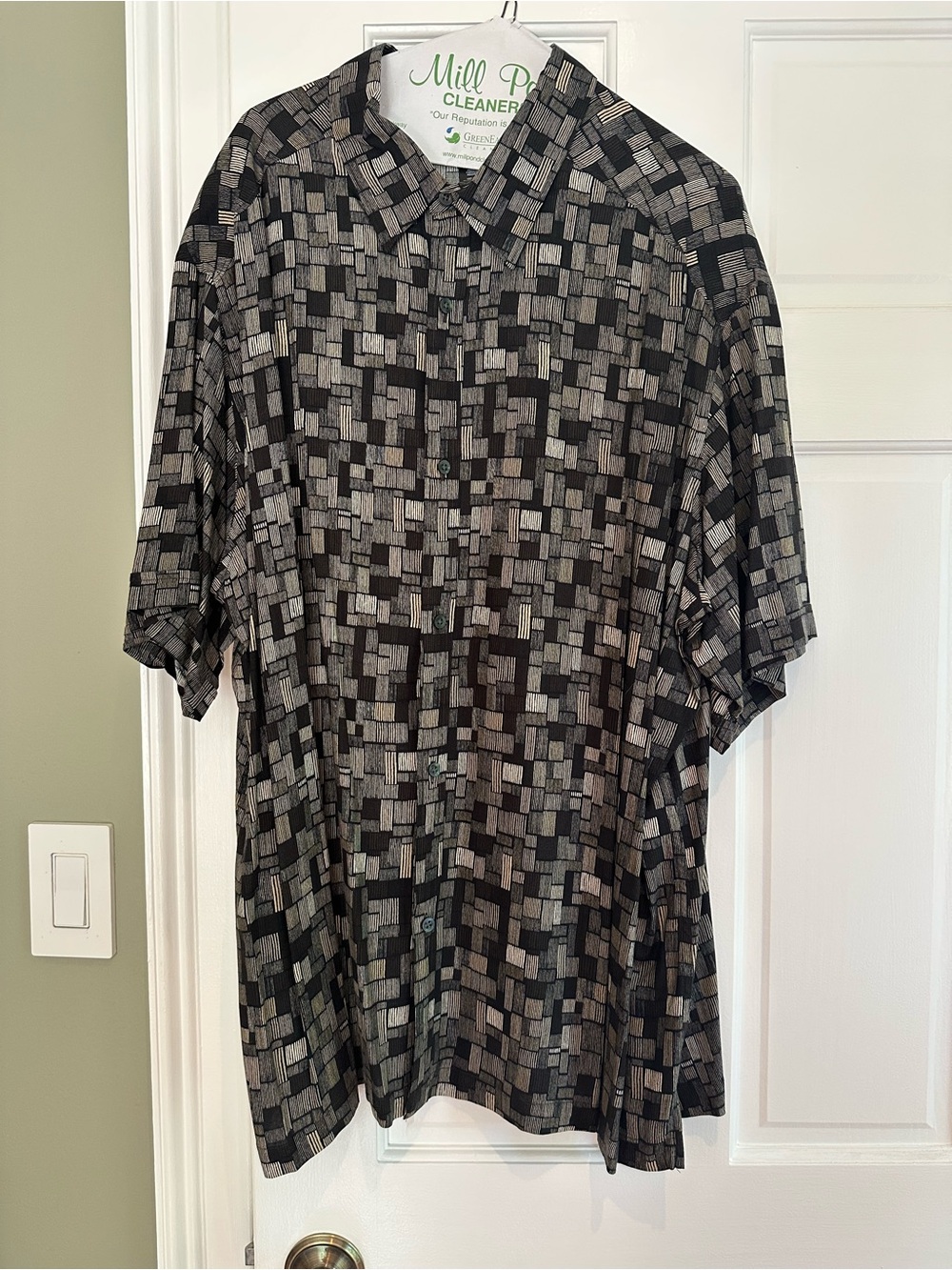 Axcess Black & Gray Geometric Short Sleeve Button-Down Shirt